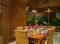 Villa Lakshmi Toba, Romantic dining by the pool